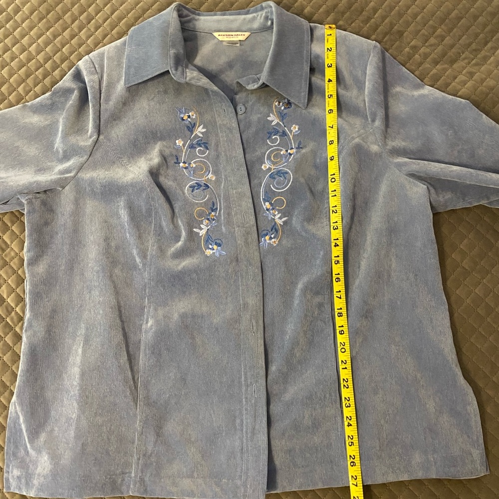 Allison Daley button up - Picture 4 of 5